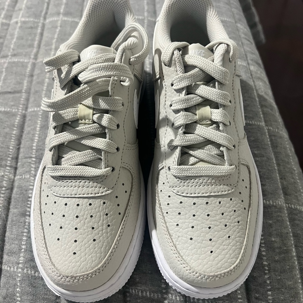 Nike Air Force 1 Light Bone/white Sneakers